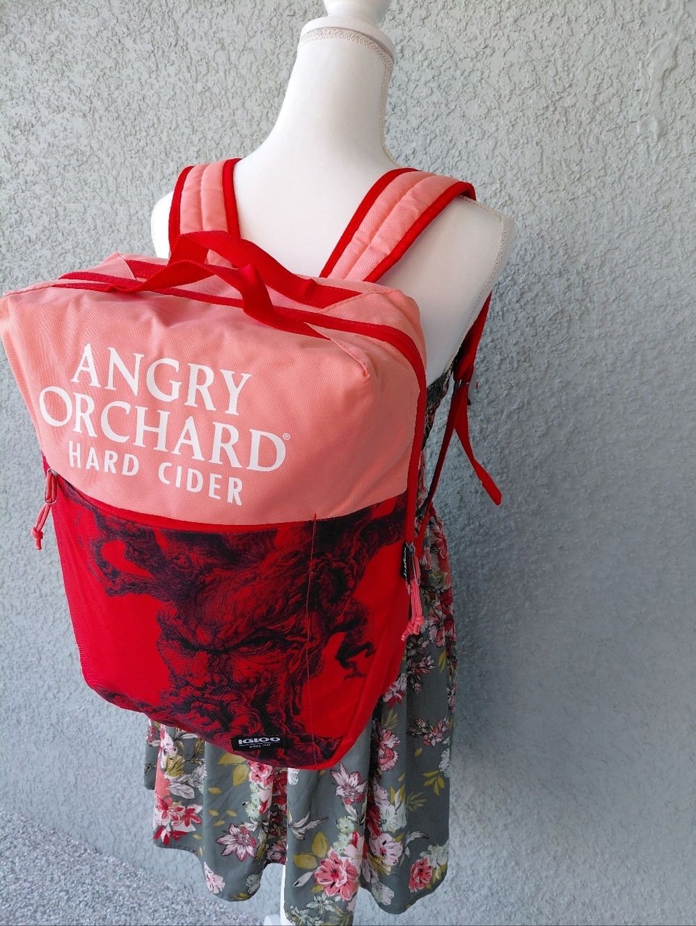 Igloo Angry Orchard Cooler Backpack Insulated Red Festival Picnic Bag - Picture 9 of 14